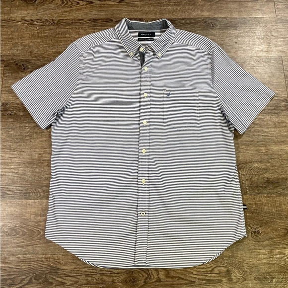 Nautica Men’s Blue White Stripe Stretch Oxford  Button Down Shirt Size Large - Picture 1 of 8